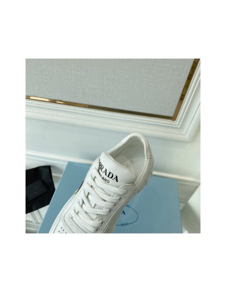 Cheap Reps Prada Mens Low-top Sneakers in White Leather