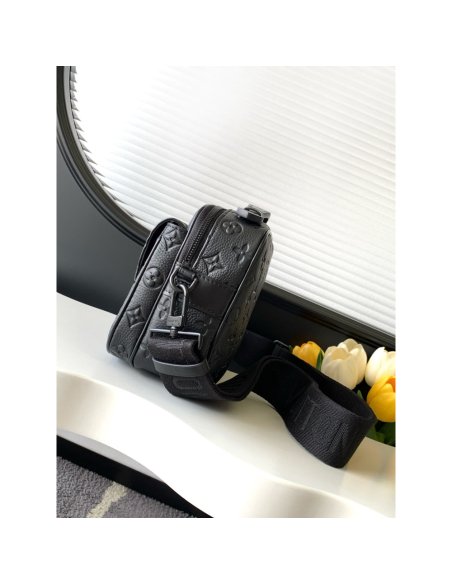 Louis Vuitton S Lock Messenger M58489 22X18X8cm,Louis Vuitton Bags