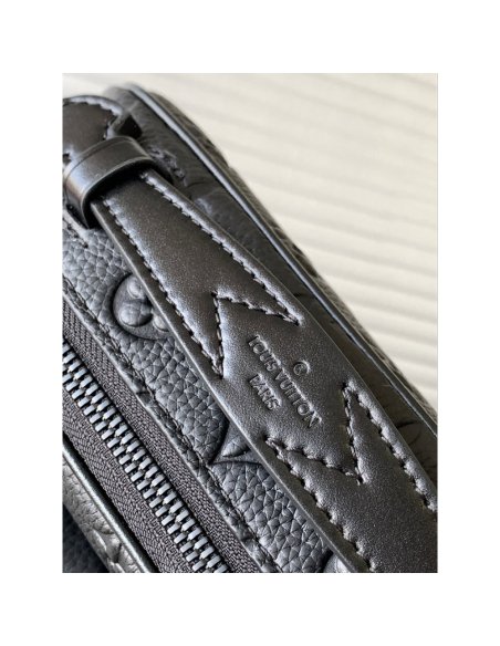 Louis Vuitton S Lock Messenger M58489 22X18X8cm,Louis Vuitton Bags