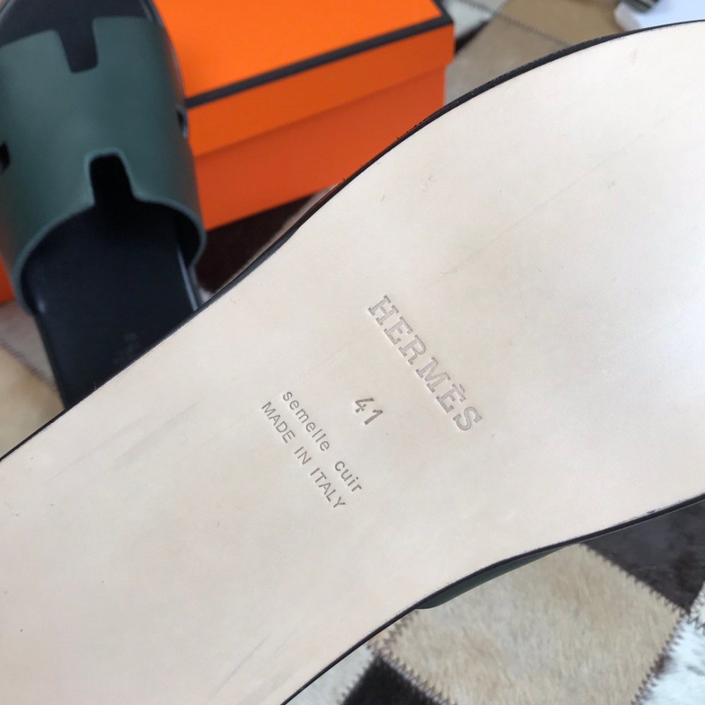 Cheap Reps Hermes Mens Izmir Sandals In Green Swift Calfskin