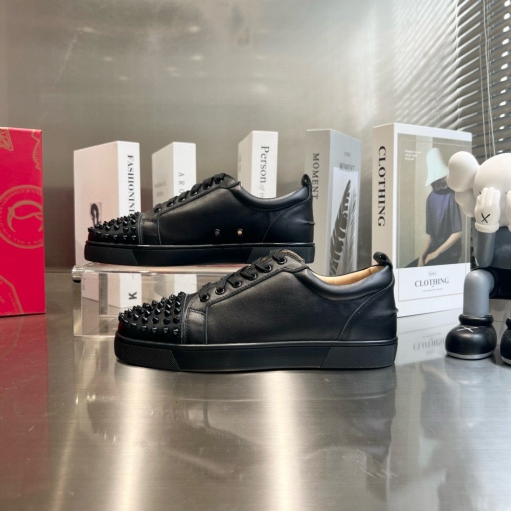Cheap Reps Christian Louboutin Mens Louis Junior Spikes Flat Sneakers In Black Leather