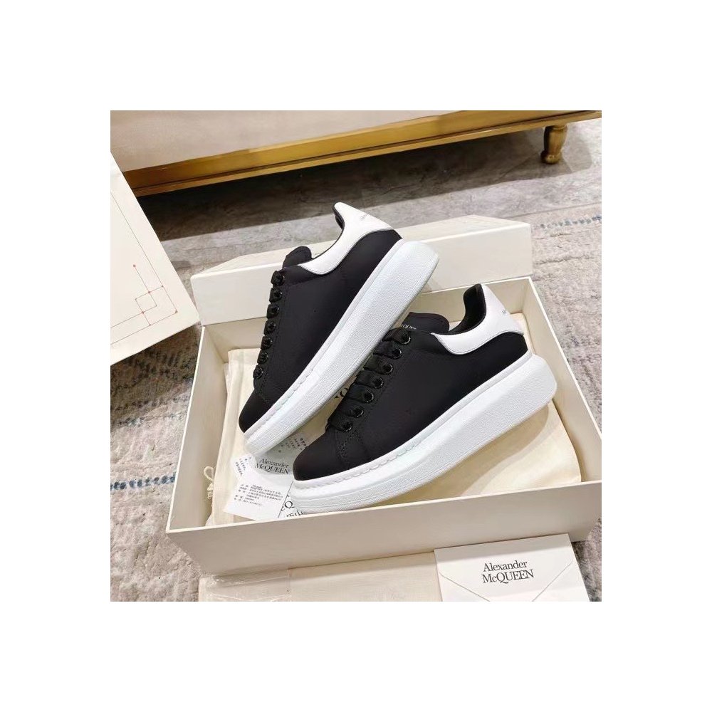 Cheap Reps Alexander McQueen Mens Oversized Sneakers With White Heel