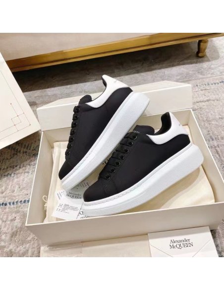 Cheap Reps Alexander McQueen Mens Oversized Sneakers With White Heel