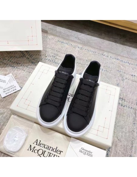 Cheap Reps Alexander McQueen Mens Oversized Sneakers With White Heel