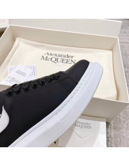 Cheap Reps Alexander McQueen Mens Oversized Sneakers With White Heel