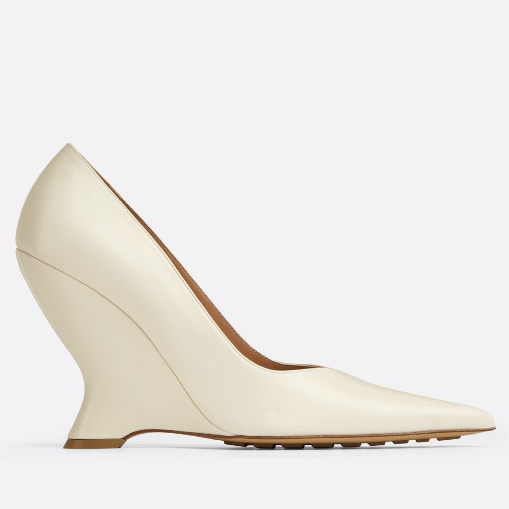 Cheap Reps Bottega Veneta Punta Pumps in White Lambskin