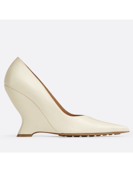 Cheap Reps Bottega Veneta Punta Pumps in White Lambskin