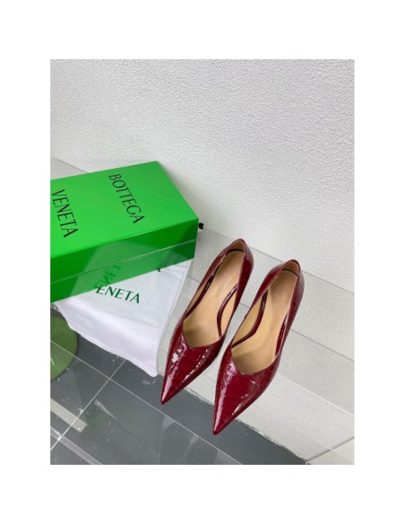 Cheap Reps Bottega Veneta Punta Pumps in Red Crocodile Embossed Calfskin