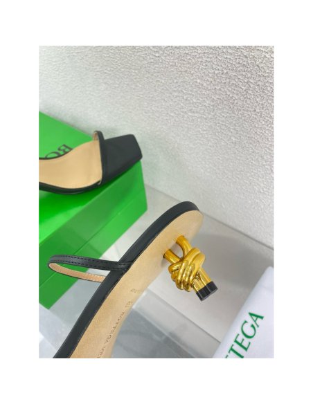 Cheap Reps Bottega Veneta Knot Sandals 45mm in Black Lambskin