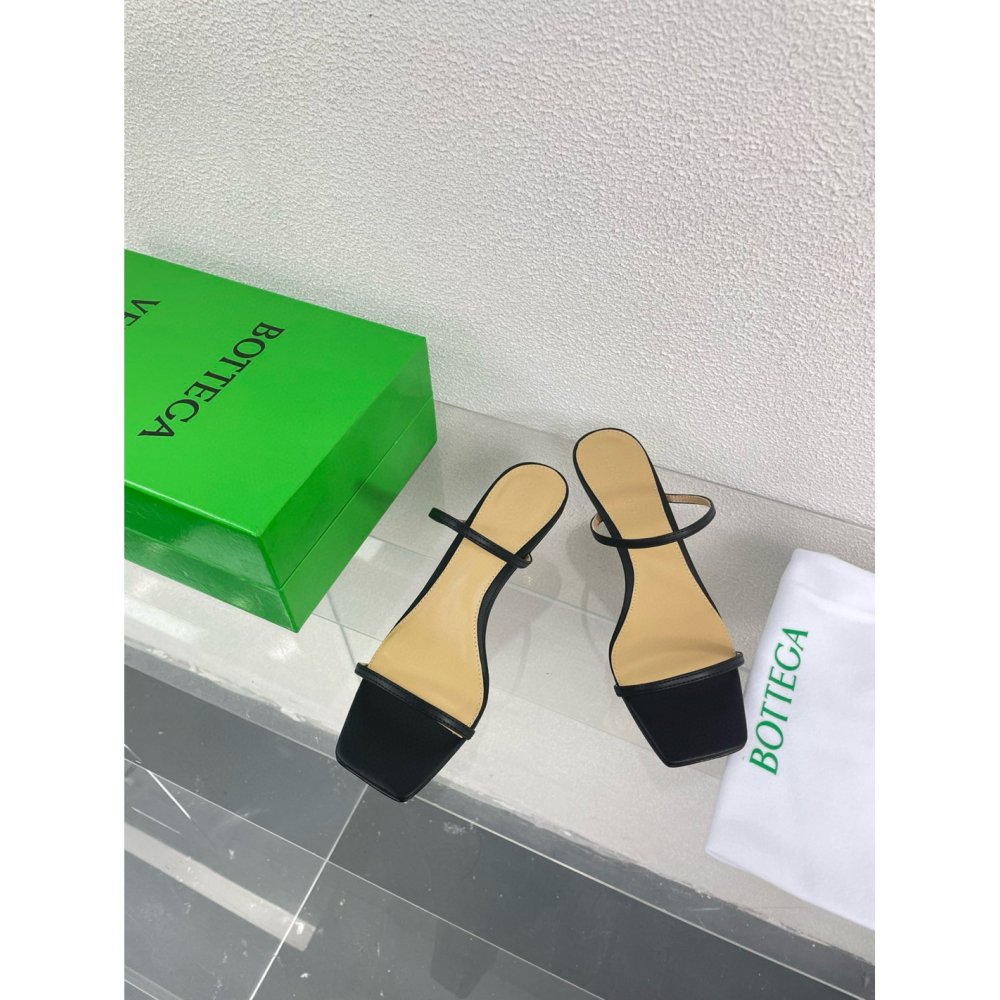 Cheap Reps Bottega Veneta Knot Sandals 45mm in Black Lambskin