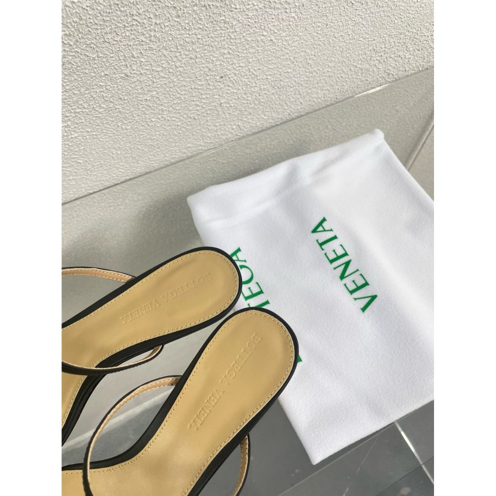 Cheap Reps Bottega Veneta Knot Sandals 45mm in Black Lambskin