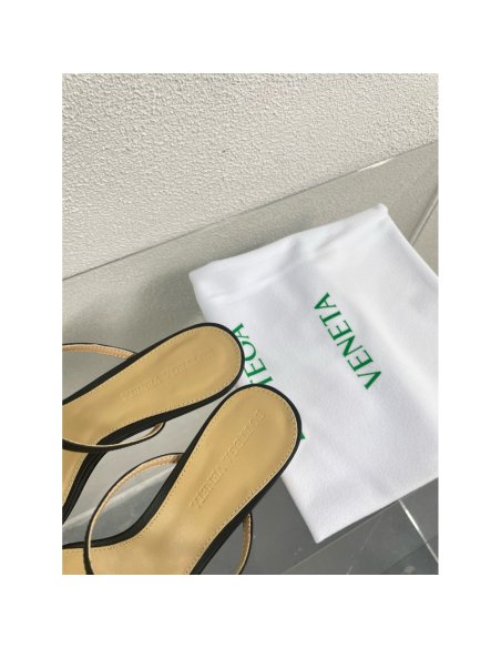 Cheap Reps Bottega Veneta Knot Sandals 45mm in Black Lambskin