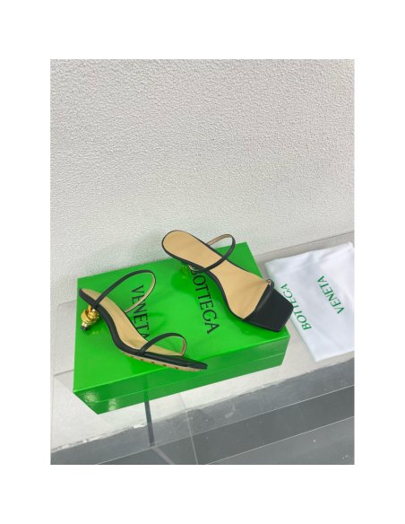 Cheap Reps Bottega Veneta Knot Sandals 45mm in Black Lambskin