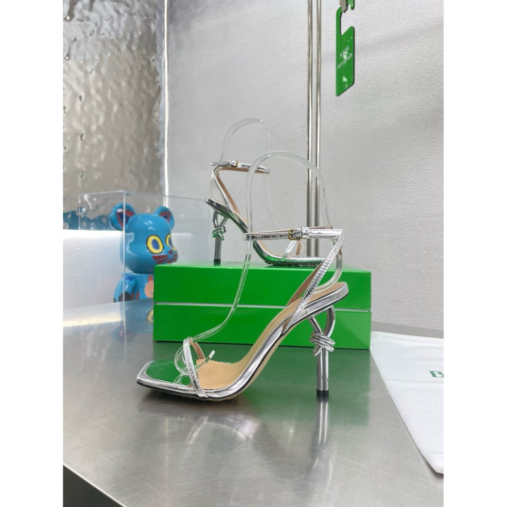 Cheap Reps Bottega Veneta Knot Sandals 90mm in Silver Leather