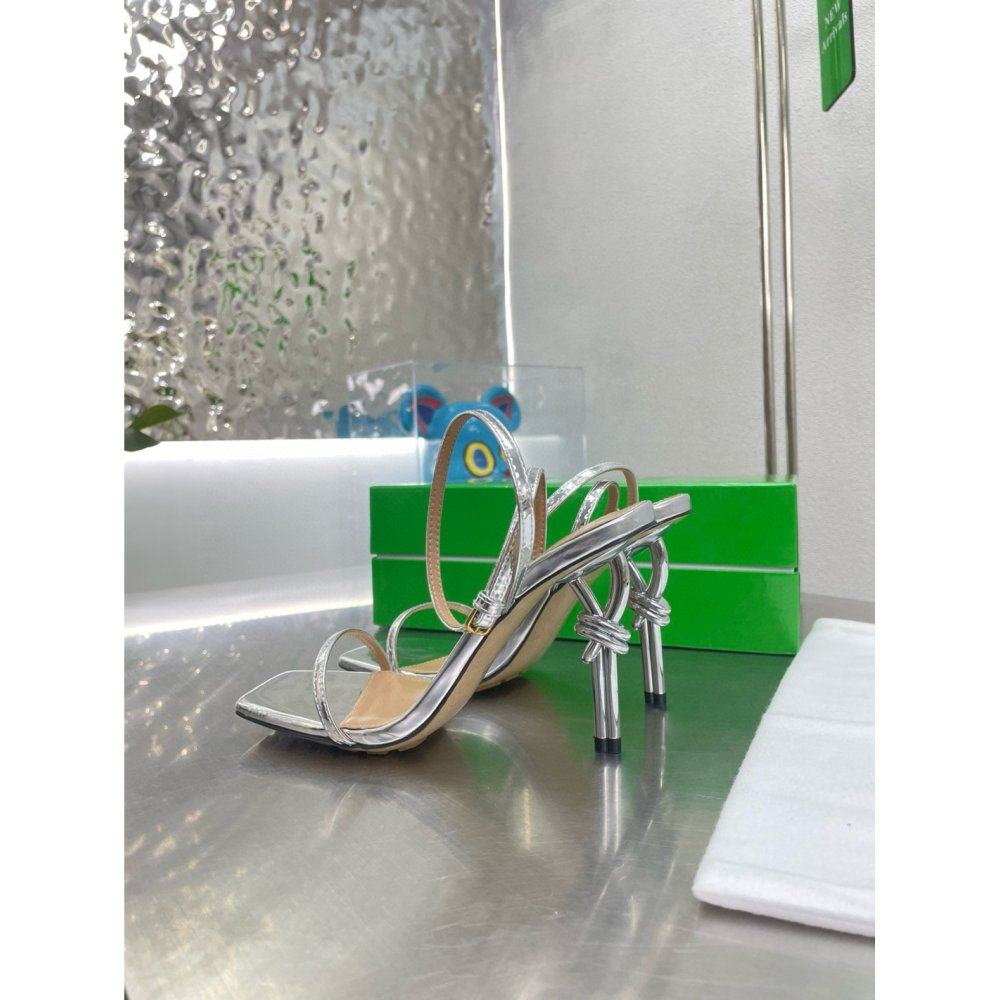 Cheap Reps Bottega Veneta Knot Sandals 90mm in Silver Leather