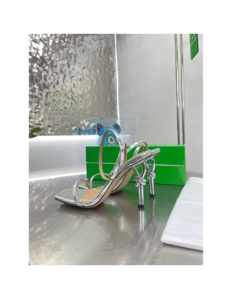 Cheap Reps Bottega Veneta Knot Sandals 90mm in Silver Leather