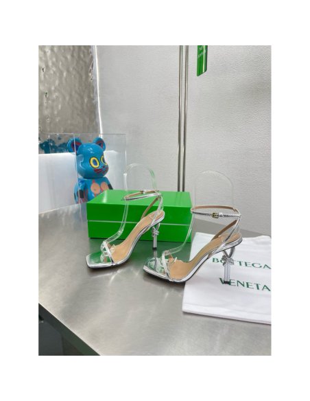 Cheap Reps Bottega Veneta Knot Sandals 90mm in Silver Leather