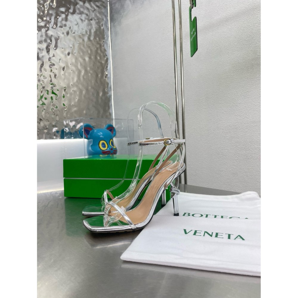 Cheap Reps Bottega Veneta Knot Sandals 90mm in Silver Leather