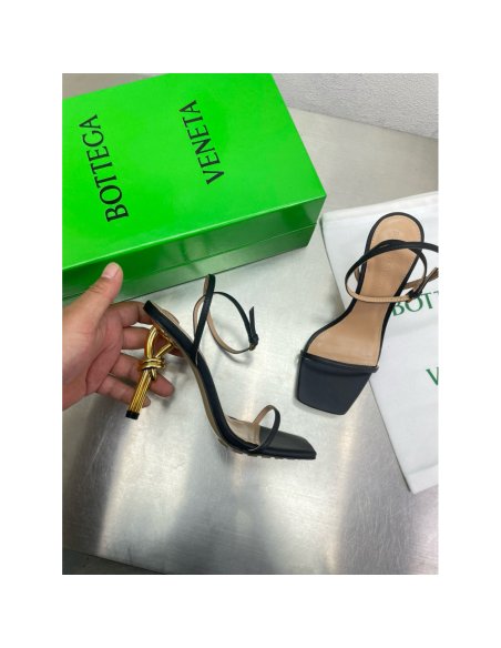 Cheap Reps Bottega Veneta Knot Sandals 90mm in Black Lambskin