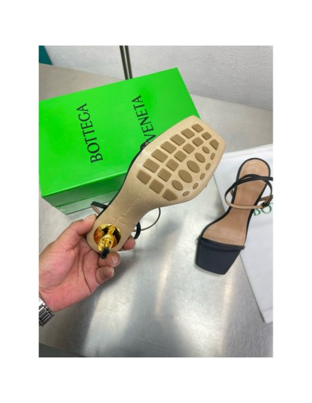 Cheap Reps Bottega Veneta Knot Sandals 90mm in Black Lambskin