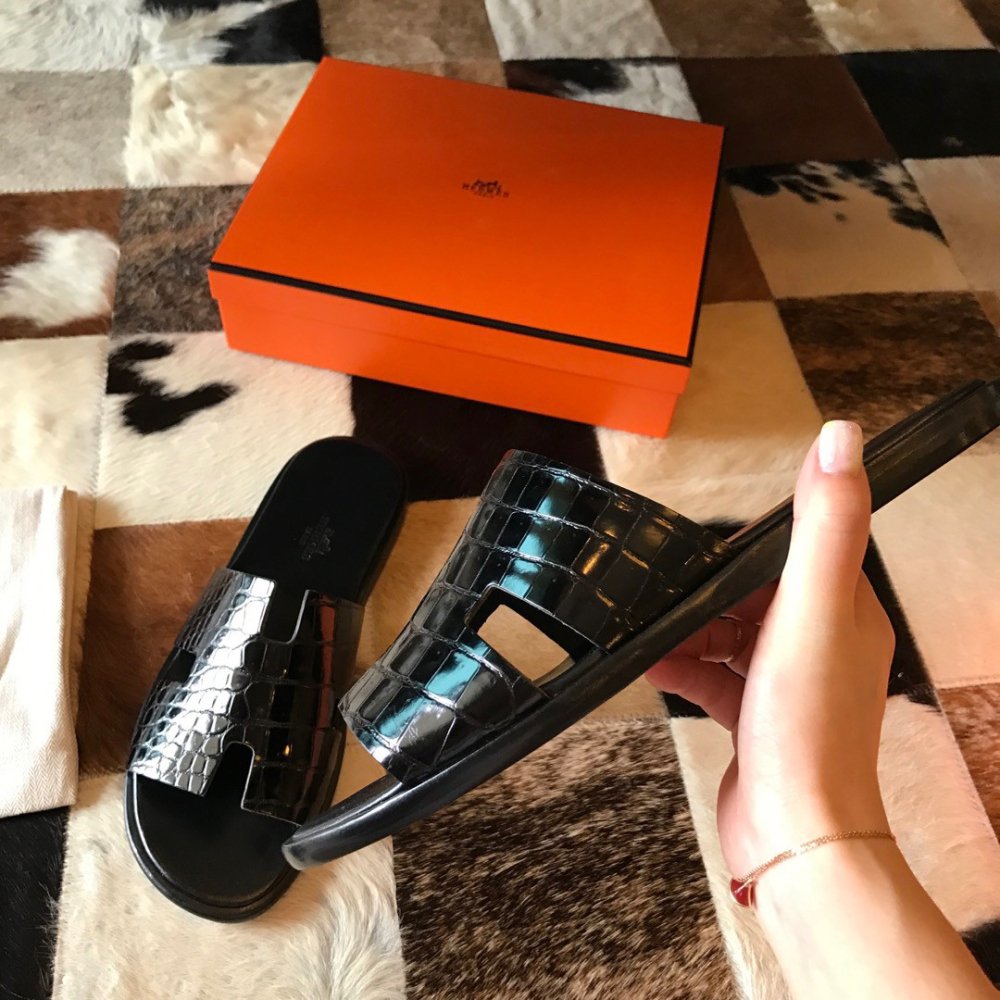 Cheap Reps Hermes Mens Izmir Sandals In Black Shiny Niloticus Crocodile Leather