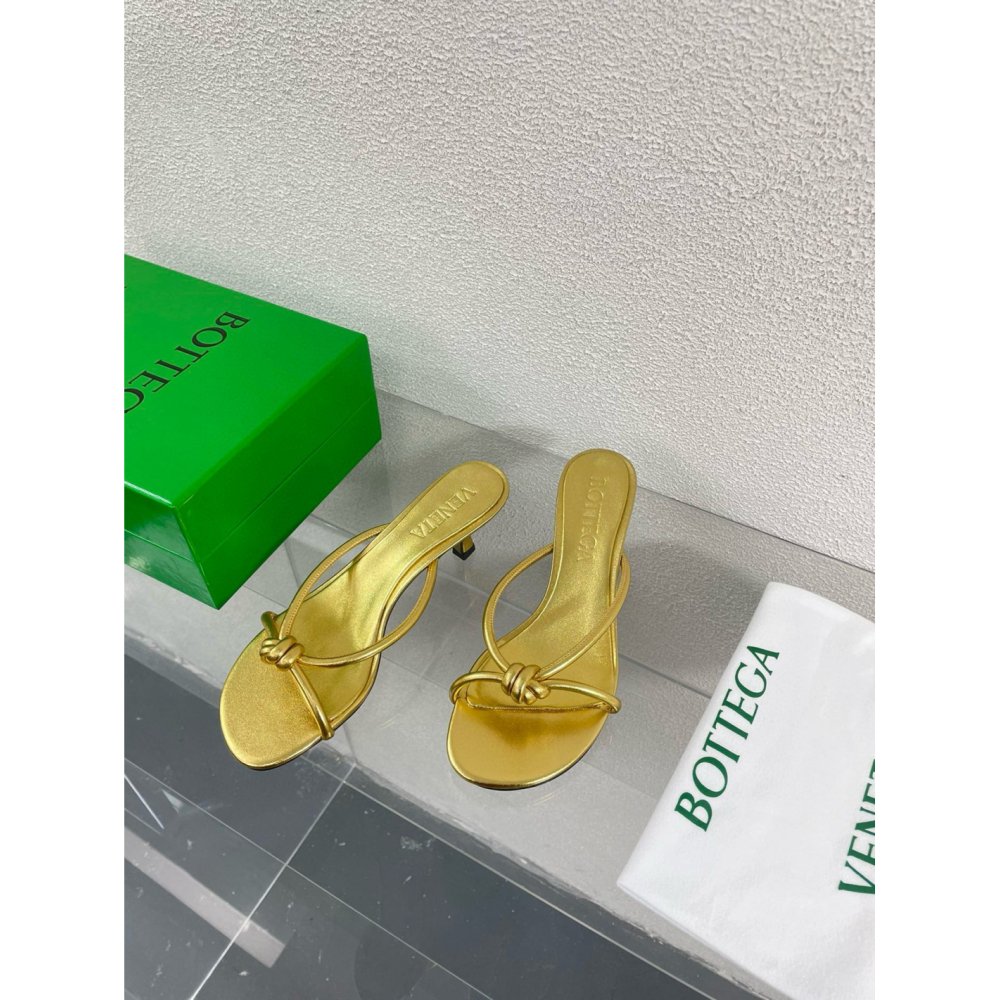 Cheap Reps Bottega Veneta Blink Sandals 50mm in Gold Metallic Lambskin