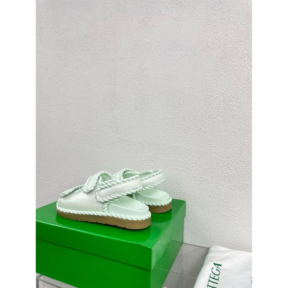 Cheap Reps Bottega Veneta Jack Flat Slingback Sandals in Glacier Lambskin