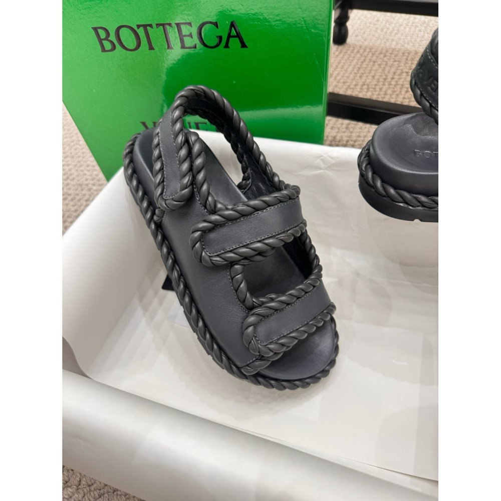 Cheap Reps Bottega Veneta Jack Flat Slingback Sandals in Black Lambskin