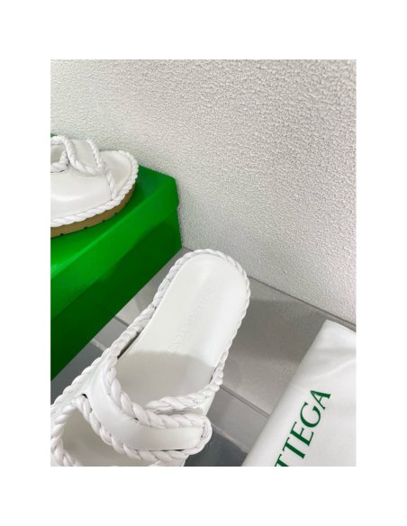 Cheap Reps Bottega Veneta Jack Flat Slides in White Lambskin