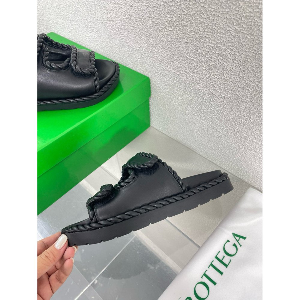 Cheap Reps Bottega Veneta Jack Flat Slides in Black Lambskin