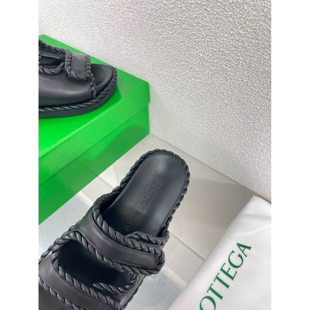 Cheap Reps Bottega Veneta Jack Flat Slides in Black Lambskin