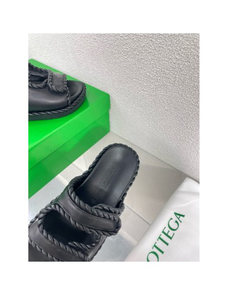 Cheap Reps Bottega Veneta Jack Flat Slides in Black Lambskin