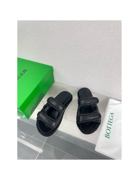 Cheap Reps Bottega Veneta Jack Flat Slides in Black Lambskin