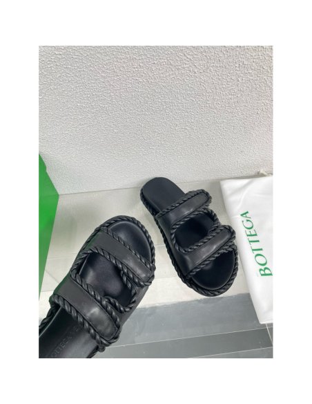 Cheap Reps Bottega Veneta Jack Flat Slides in Black Lambskin