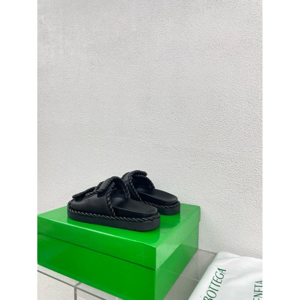 Cheap Reps Bottega Veneta Jack Flat Slides in Black Lambskin