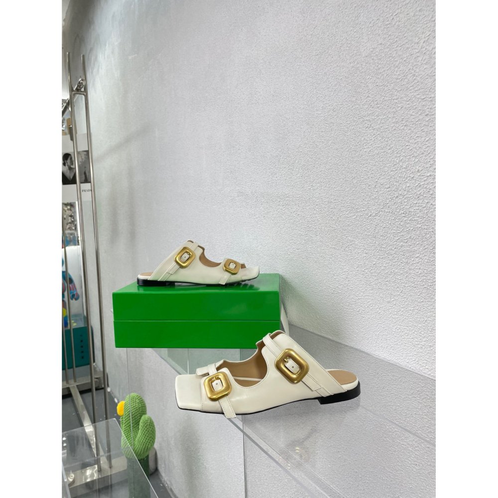Cheap Reps Bottega Veneta Stretch Buckle Sandals in White Calfskin