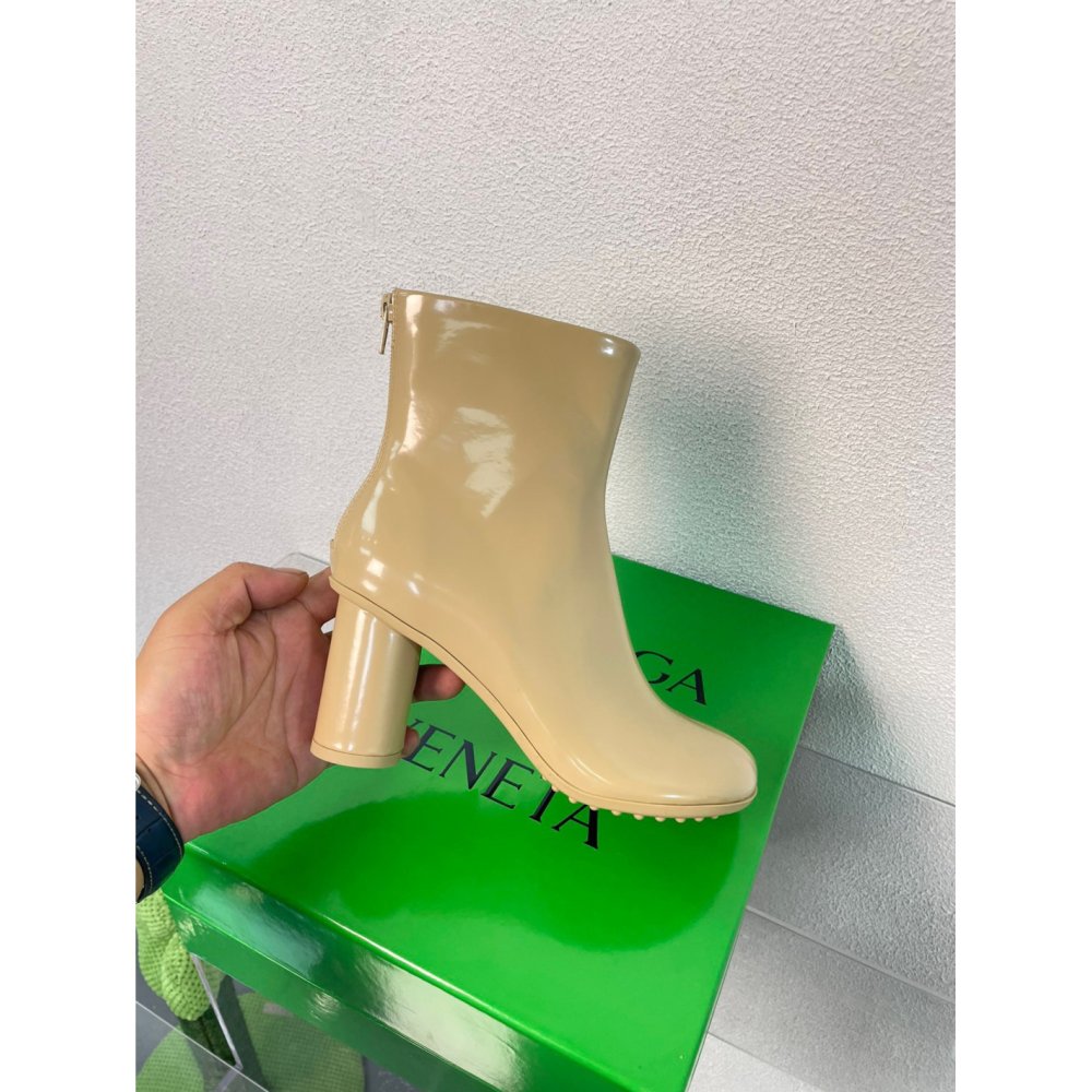 Cheap Reps Bottega Veneta Atomic Ankle Boots In Beige Lambskin