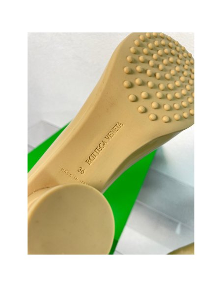 Cheap Reps Bottega Veneta Atomic Ankle Boots In Beige Lambskin