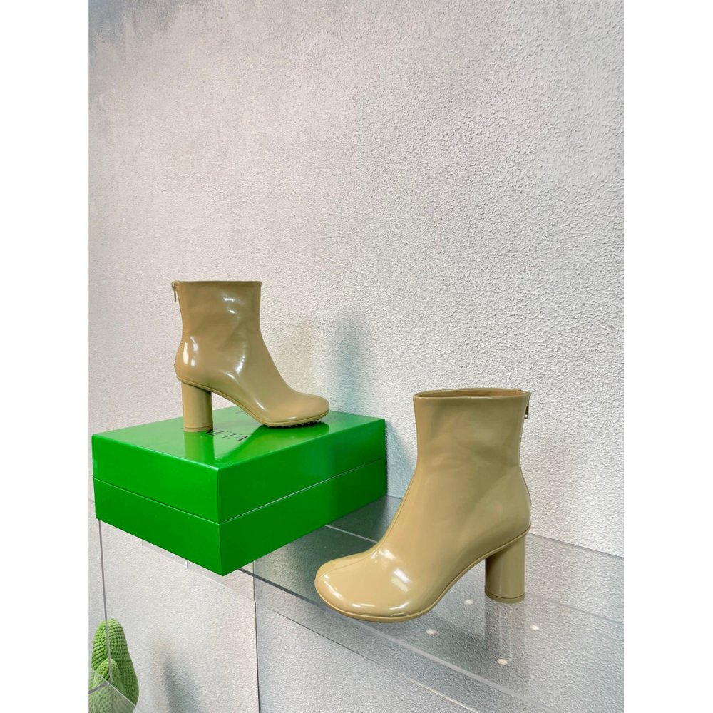 Cheap Reps Bottega Veneta Atomic Ankle Boots In Beige Lambskin