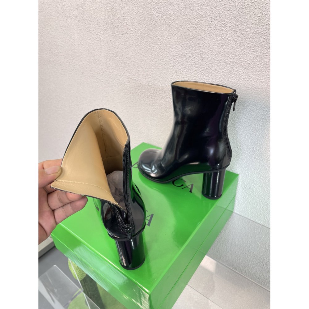 Cheap Reps Bottega Veneta Atomic Ankle Boots In Black Lambskin