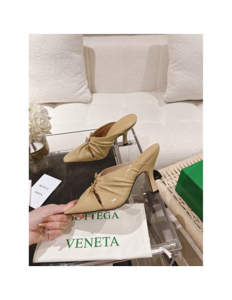 Cheap Reps Bottega Veneta Bunnie Mules 90mm In Beige Patent Leather
