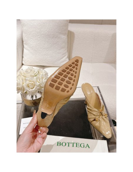 Cheap Reps Bottega Veneta Bunnie Mules 90mm In Beige Patent Leather