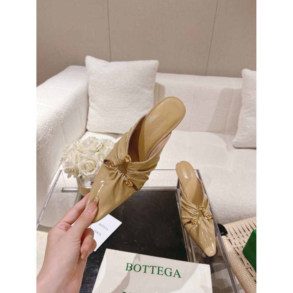 Cheap Reps Bottega Veneta Bunnie Mules 90mm In Beige Patent Leather