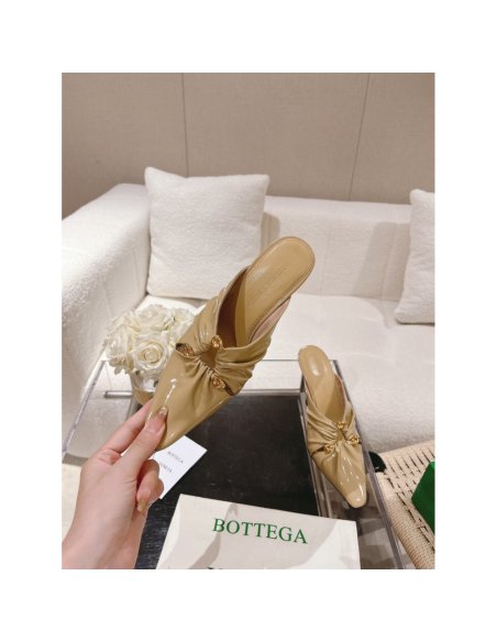 Cheap Reps Bottega Veneta Bunnie Mules 90mm In Beige Patent Leather