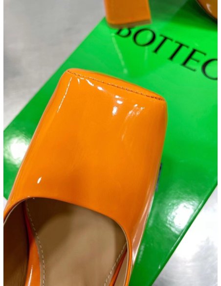 Cheap Reps Bottega Veneta Tower Mules In Orange Patent Calfskin