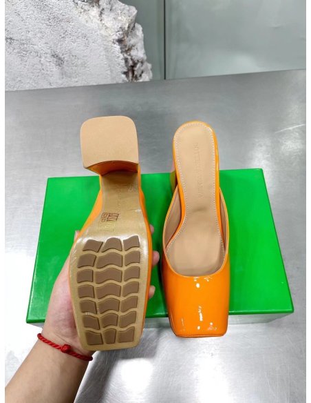 Cheap Reps Bottega Veneta Tower Mules In Orange Patent Calfskin