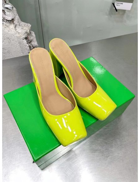 Cheap Reps Bottega Veneta Tower Mules In Yellow Patent Calfskin