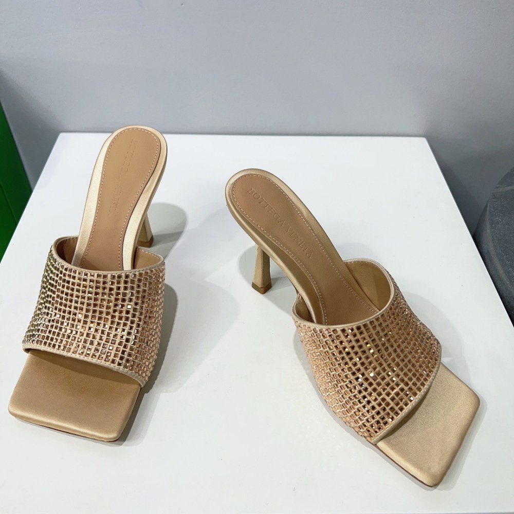 Cheap Reps Bottega Veneta Stretch Mules 90mm In Gold Strass-embellished Satin
