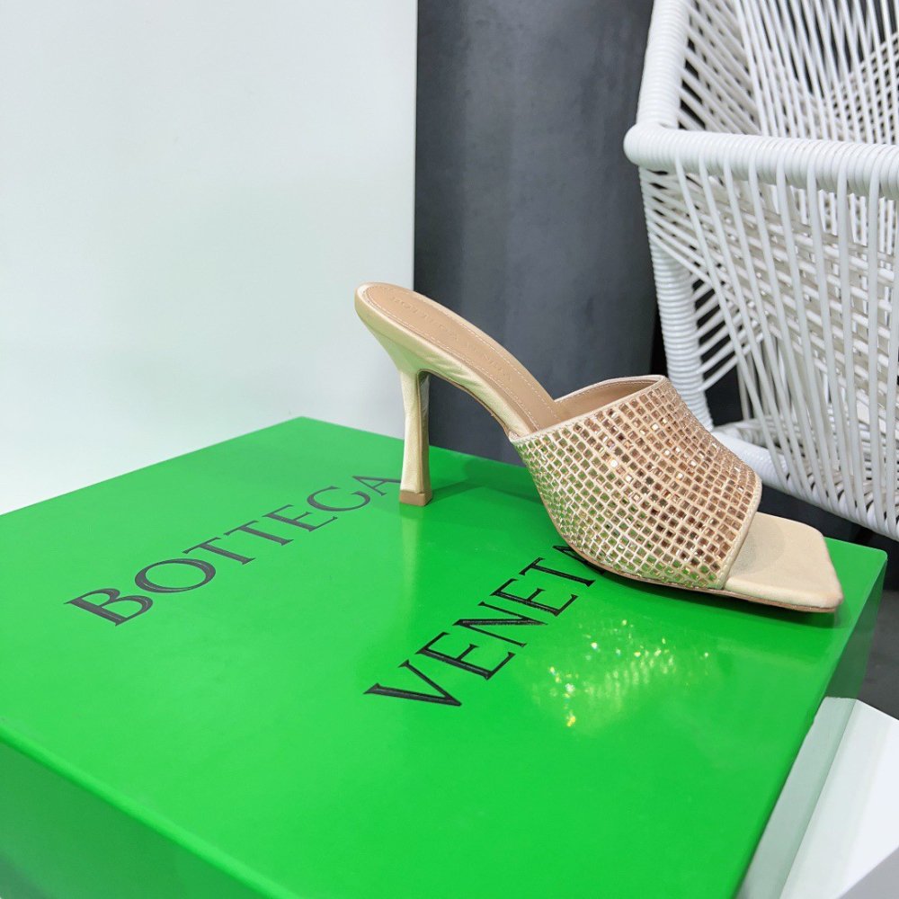 Cheap Reps Bottega Veneta Stretch Mules 90mm In Gold Strass-embellished Satin