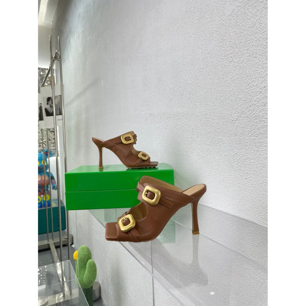 Cheap Reps Bottega Veneta Stretch Buckle Mules in Caramel Calfskin